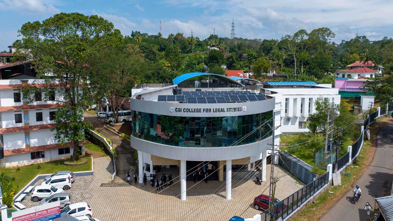 Students attending expert lectures on law and governance